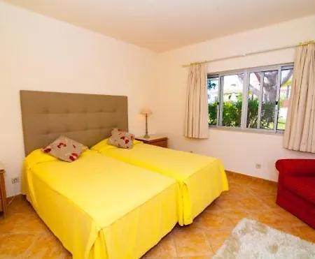 Sleeps 4 Pool Wifi T480135 아파트 발도로보