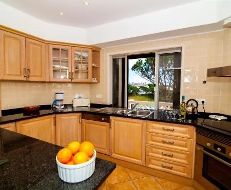 아파트 Sleeps 4 Pool Wifi T480135
